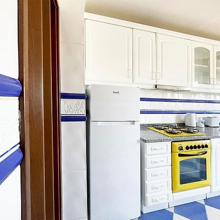 Yellow House Aveiro Smart Tv And Garage Extérieur photo