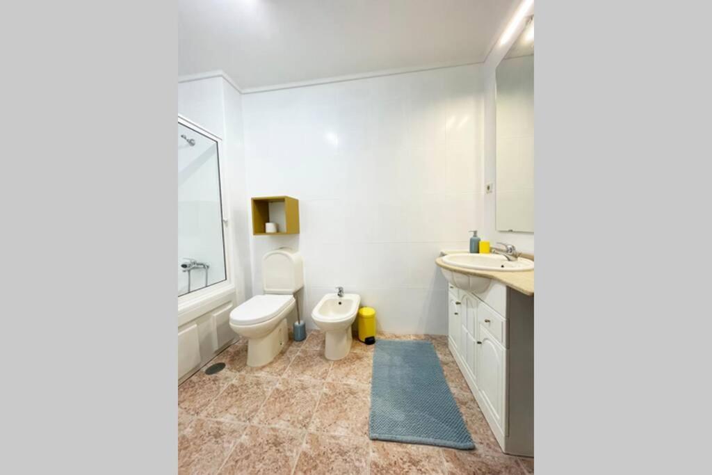 Yellow House Aveiro Smart Tv And Garage Extérieur photo