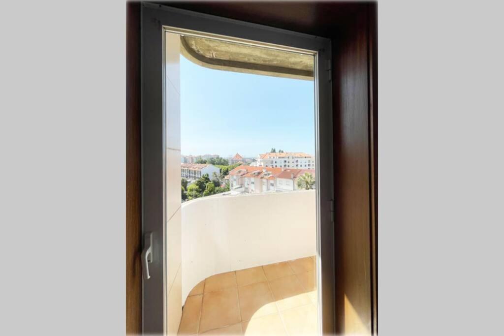 Yellow House Aveiro Smart Tv And Garage Extérieur photo
