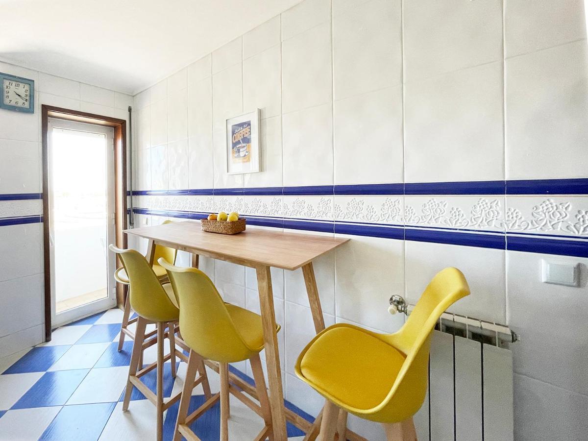 Yellow House Aveiro Smart Tv And Garage Extérieur photo