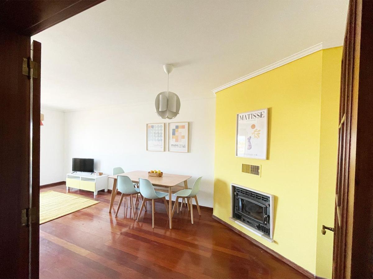 Yellow House Aveiro Smart Tv And Garage Extérieur photo